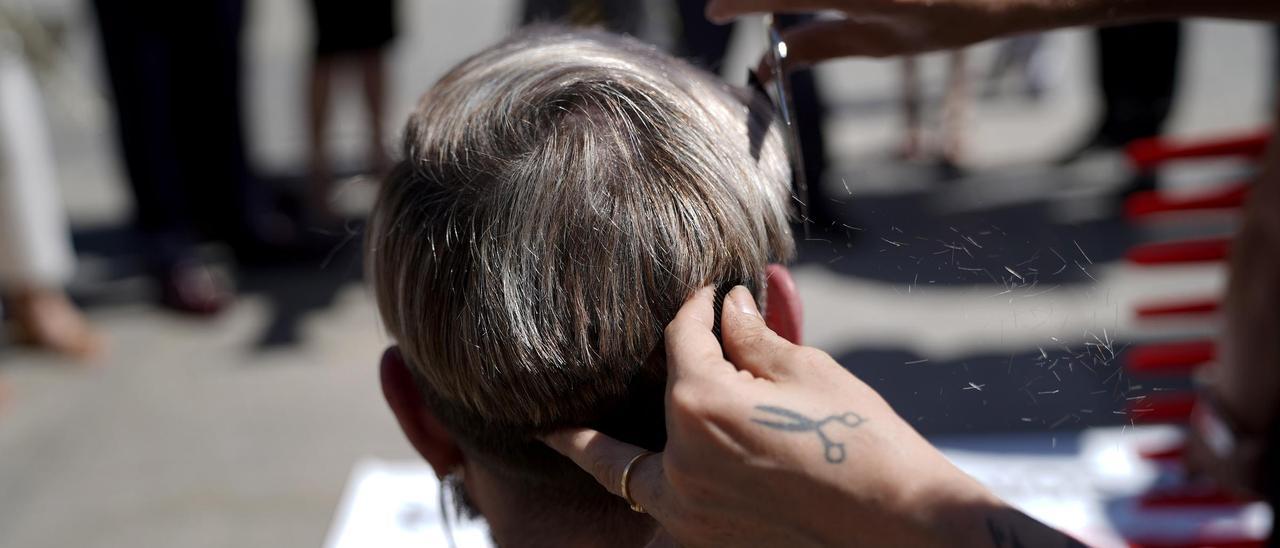 Las peluquerías serán unos de los negocios que se libran de limitar el aire acondicionado.