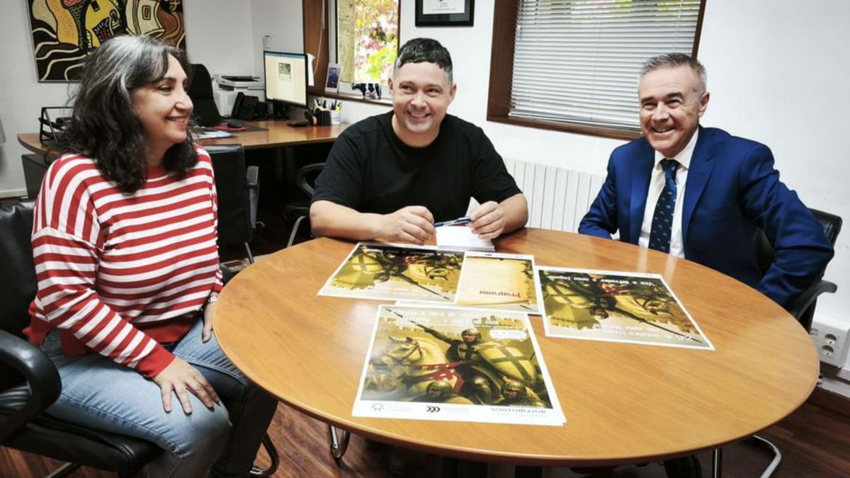 Carolina Silva, Manu Lourenzo y César Pazos presentan la jornada, ayer, en Soutomaior.