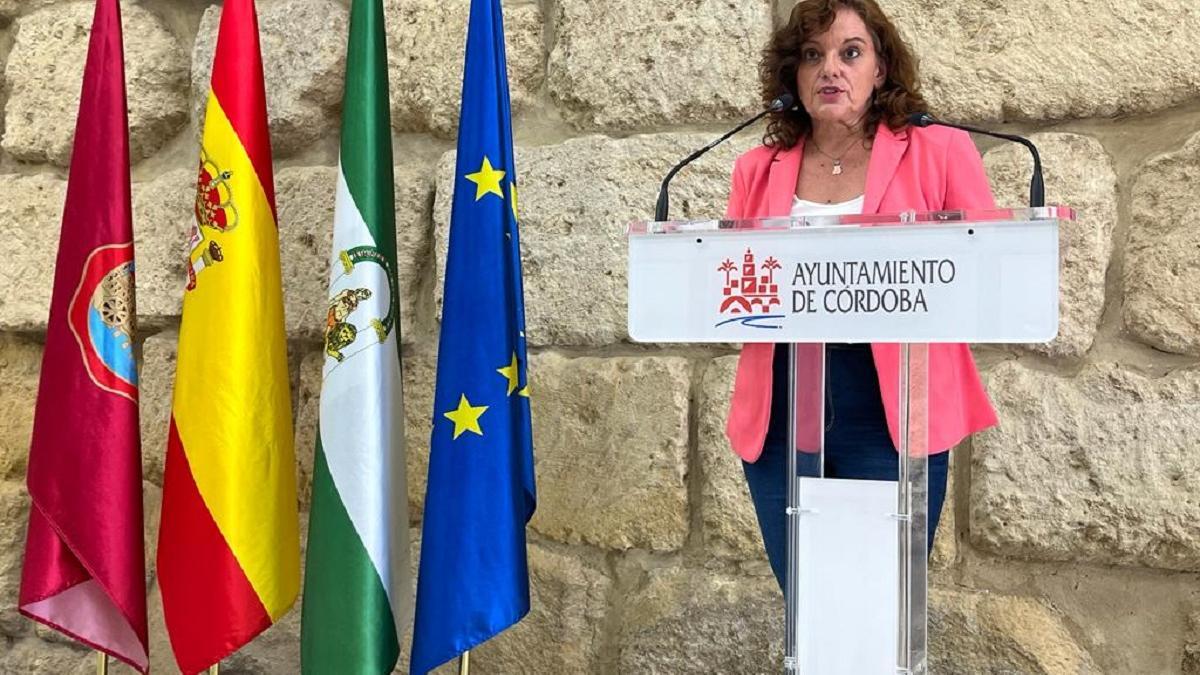 La edil socialista en el Ayuntamiento de Córdoba Isabel Bernal.