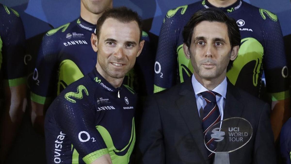 Alejandro Valverde con el presidente de Telefónica