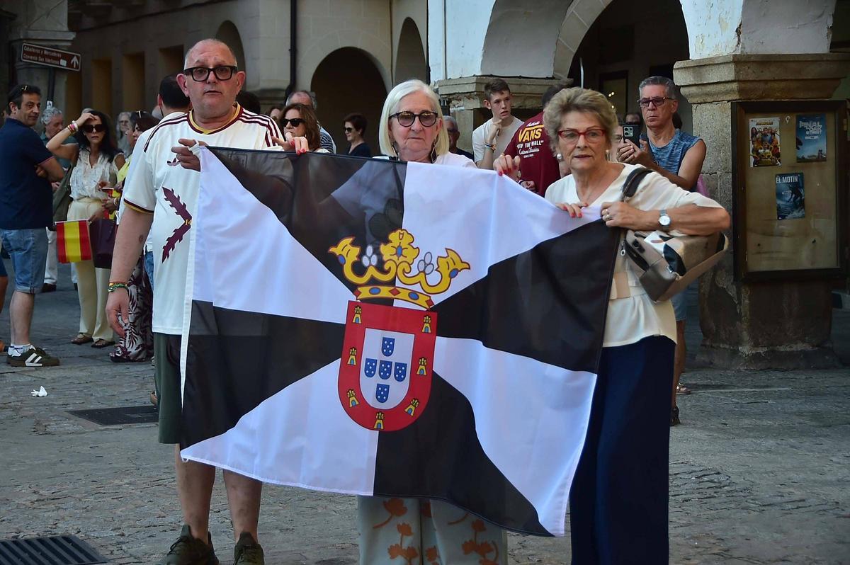 Galería | Las manifestaciones en apoyo de Ceuta en Extremadura, en imágenes
