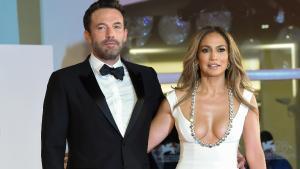 La cantante Jennifer López junto a su marido, el actor Ben Affleck. 