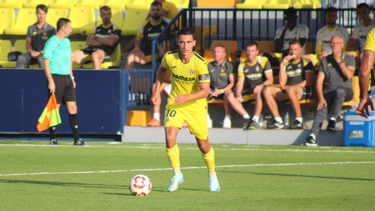 El mediocentro argentino Tiago Geralnik, capitán del filial del Villarreal.