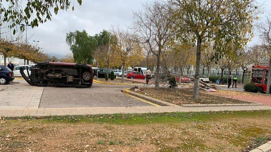 Ingresado en la UCI tras sufrir un grave accidente de tráfico en el campus de la Universitat Jaume I de Castelló