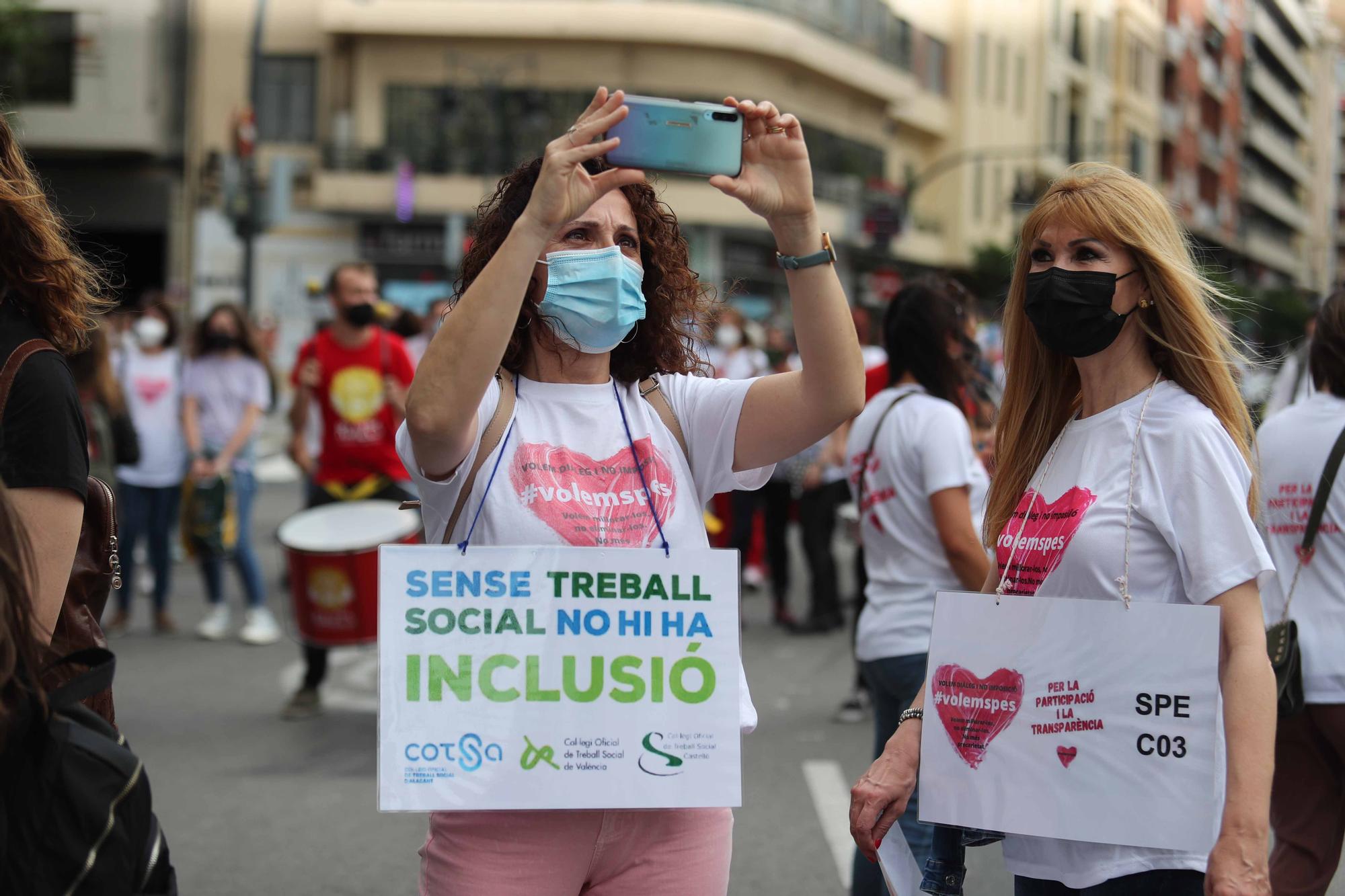 Protesta en València contra el "desmantelamiento" de los SPES y reclama "diálogo" a Educación