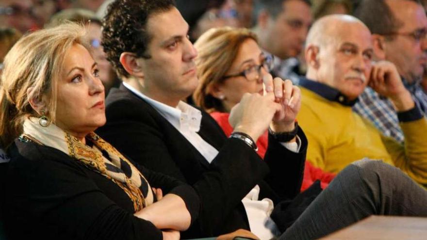 Rosa Valdeón, Alberto Castro, Mayte Martín Pozo y Jerónimo García Bermejo, en un acto del partido.