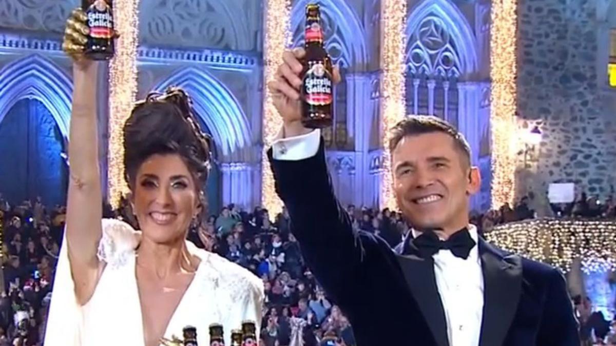 Paz Padilla y Jesús Vázquez recibieron 2020 con Estrella Galicia.