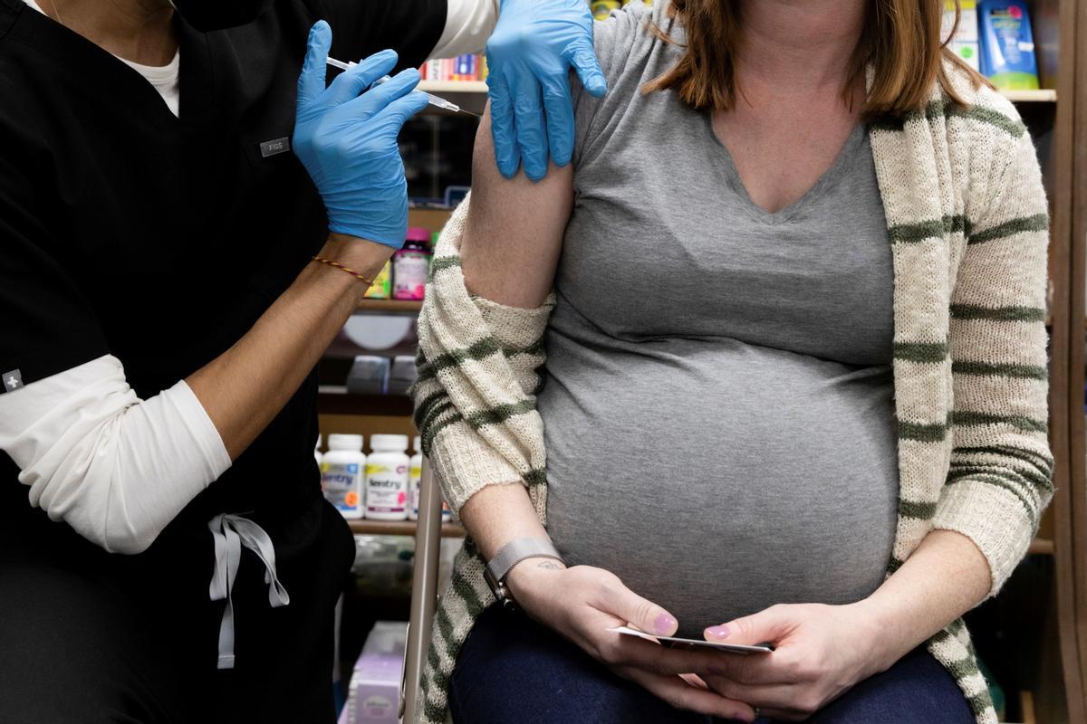 Els Estats Units recomanen la vacunació de les dones embarassades