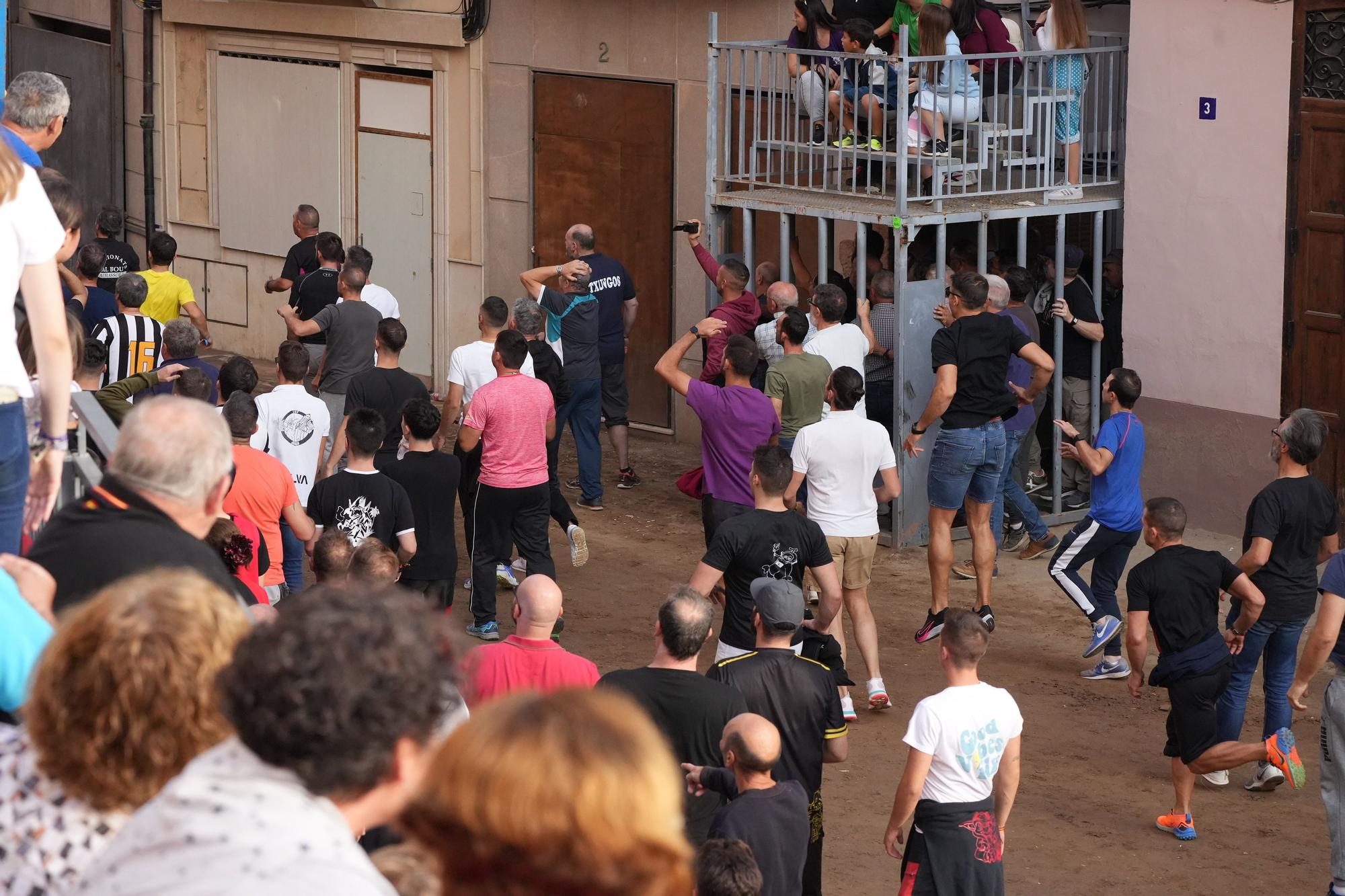 Galería de fotos de la última tarde de toros de la Fira en Onda