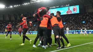 El Milan revive y se cita con su vecino en la final de la Supercopa
