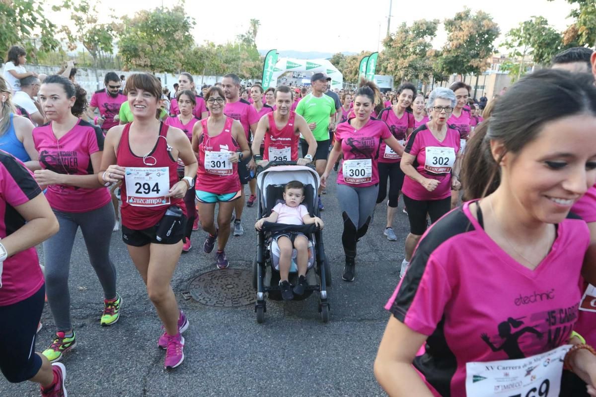 La marea rosa inunda las calles de Córdoba