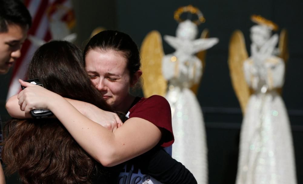 Dolor y lágrimas por las víctimas de la matanza en Florida