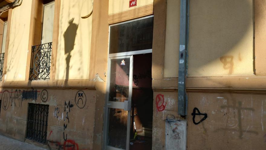 Portal de Avenida de Navarra, 16 de Logroño,donde presuntamente sucedieron los hechos.