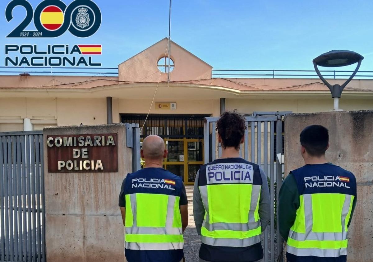 Agentes de la Policía Nacional salvan la vida en Málaga a un ciudadano gracias a maniobras de reanimación cardiopulmonar