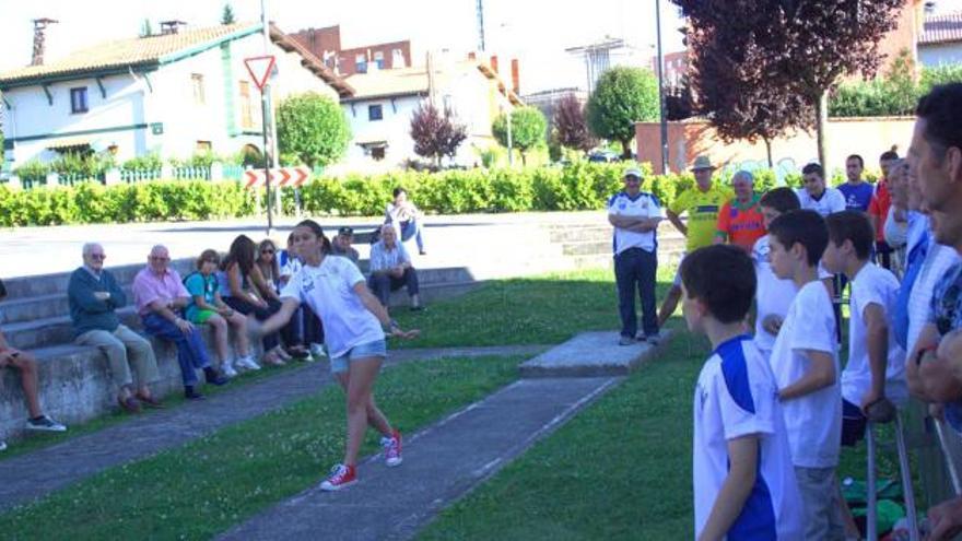 La cantera de la cuatreada se luce en el parque de Pola de Siero