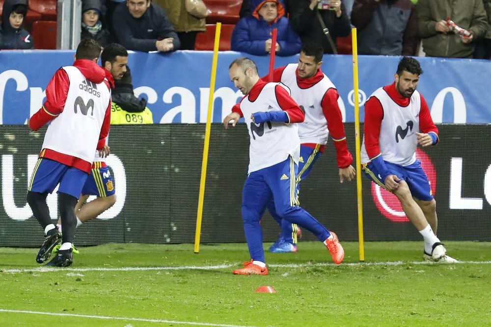 Entrenamiento de la selección española en El Molinón.