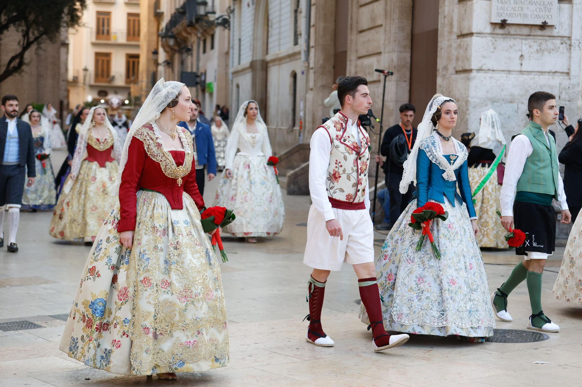 Búscate en el primer día de la Ofrenda en la calle San Vicente entre las 18:00 y las 19:00