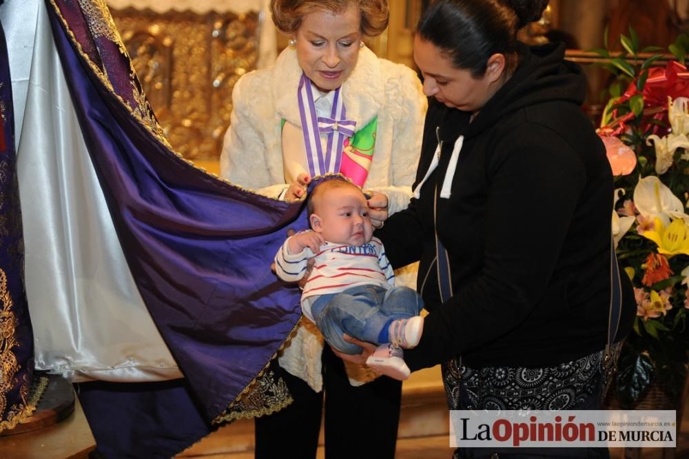 Bajo el manto de la Virgen