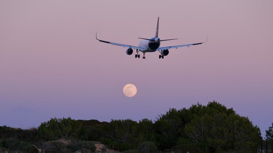 FOTOS | Las imágenes de la &#039;Luna de Nieve&#039; que ha iluminado el cielo de Mallorca