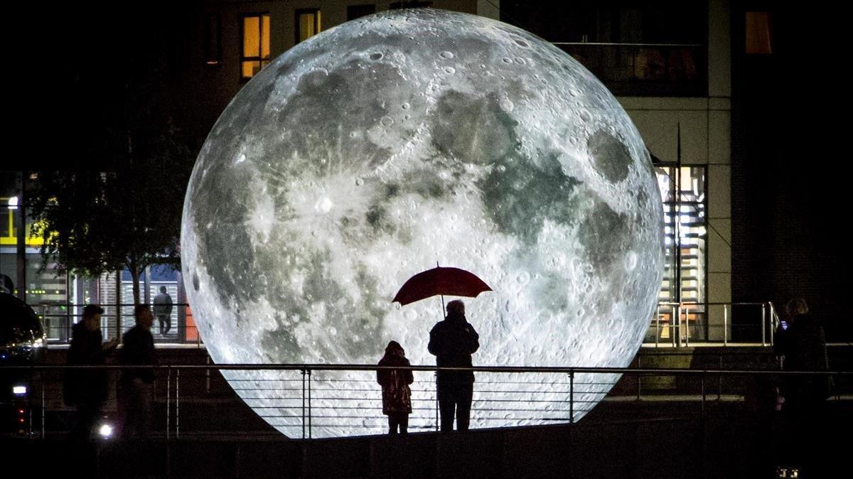 zentauroepp52252332 museum moon llum bcn200211174045 zentauroepp52252332 museum moon llum bcn200211174045