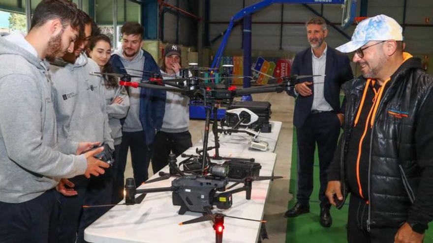 Los socorristas aprenden a manejar drones