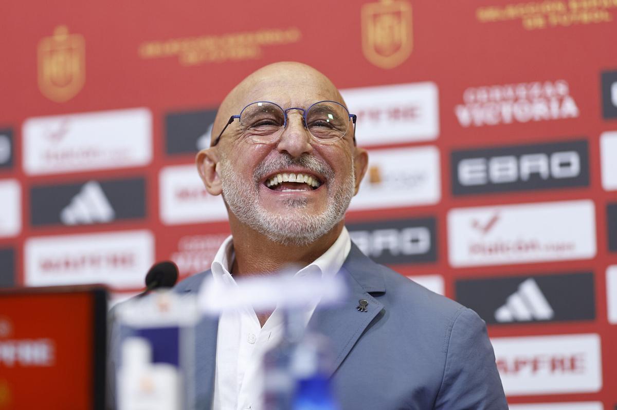 De la Fuente, en la rueda de prensa valorando la lista de los partidos ante Bulgaria y Turquía