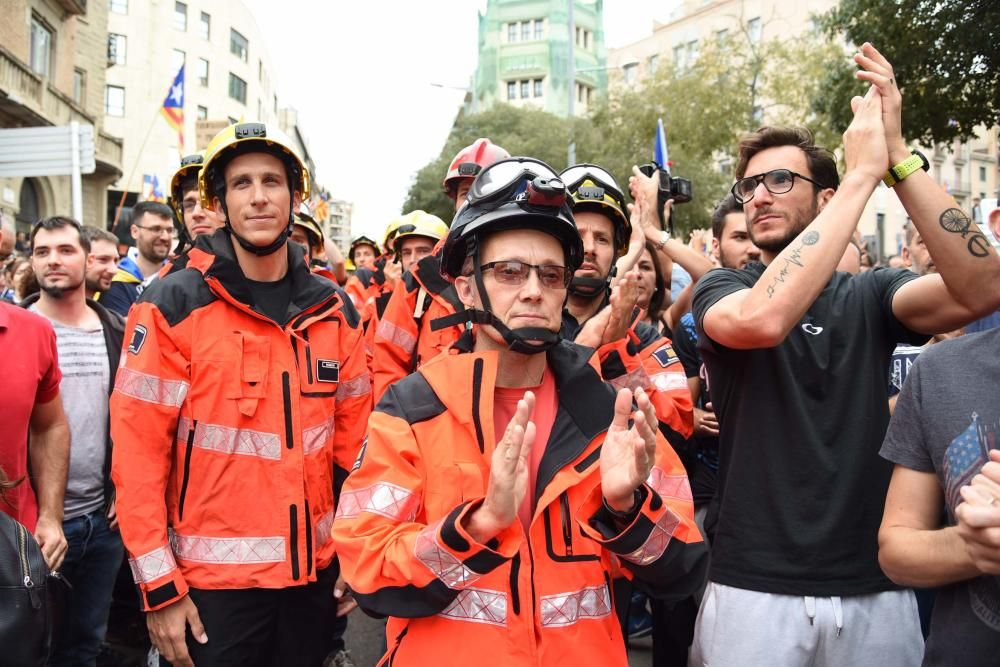 Multitudinària manifestació contra la violència a Manresa