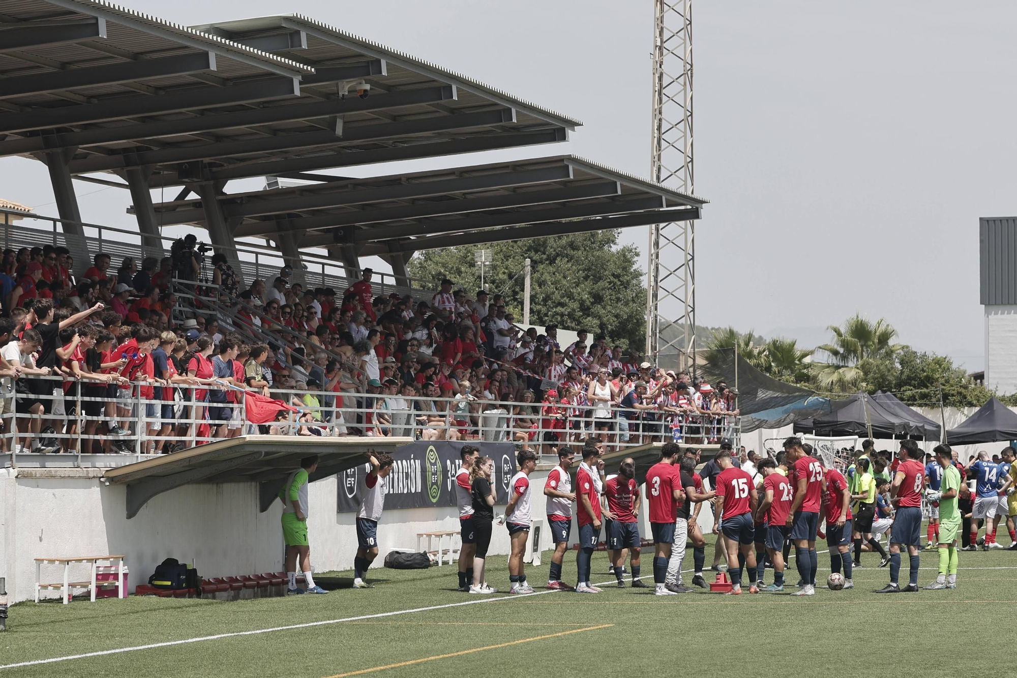Las imágenes del encuentro entre el Porreres y el Atlético Monzón