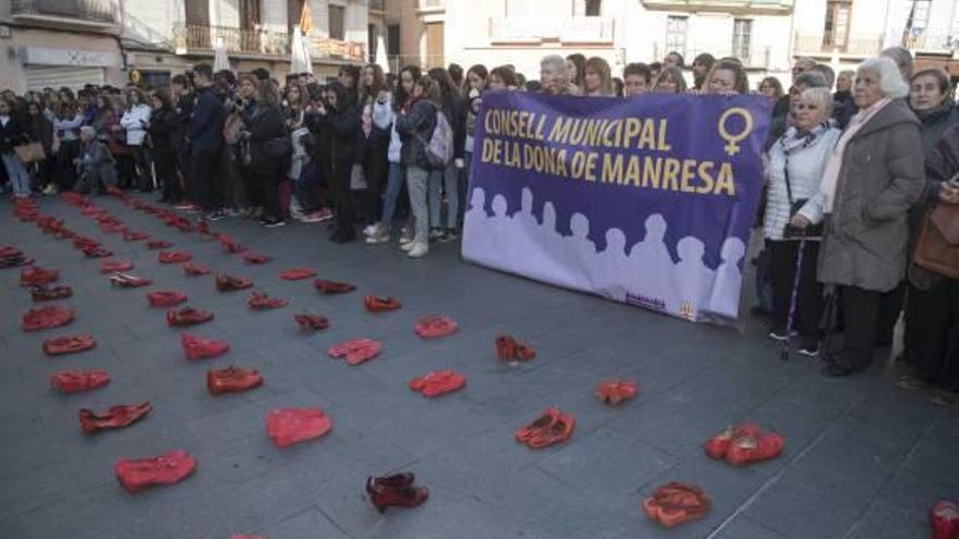 Membres del Consell Municipal de la Dona en un acte a Manresa