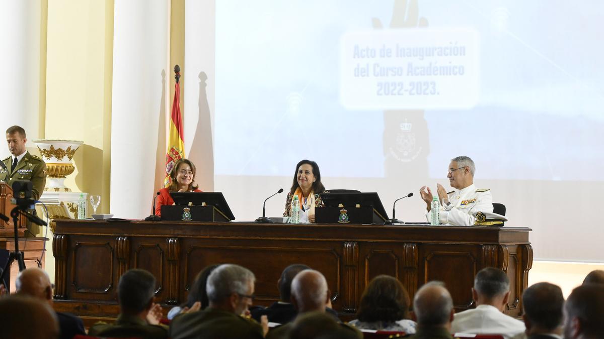 La ministra durante la apertura oficial del curso académico militar en conexión con el resto de centros docentes militares españoles.