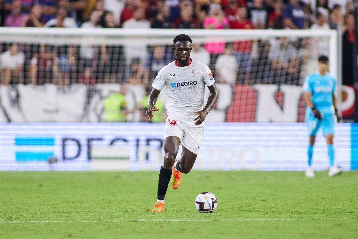 Tanguy Nianzou en un partido del Sevilla esta temporada.