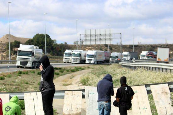 Mobilització del CDR de Manresa per participar en talls de carretera