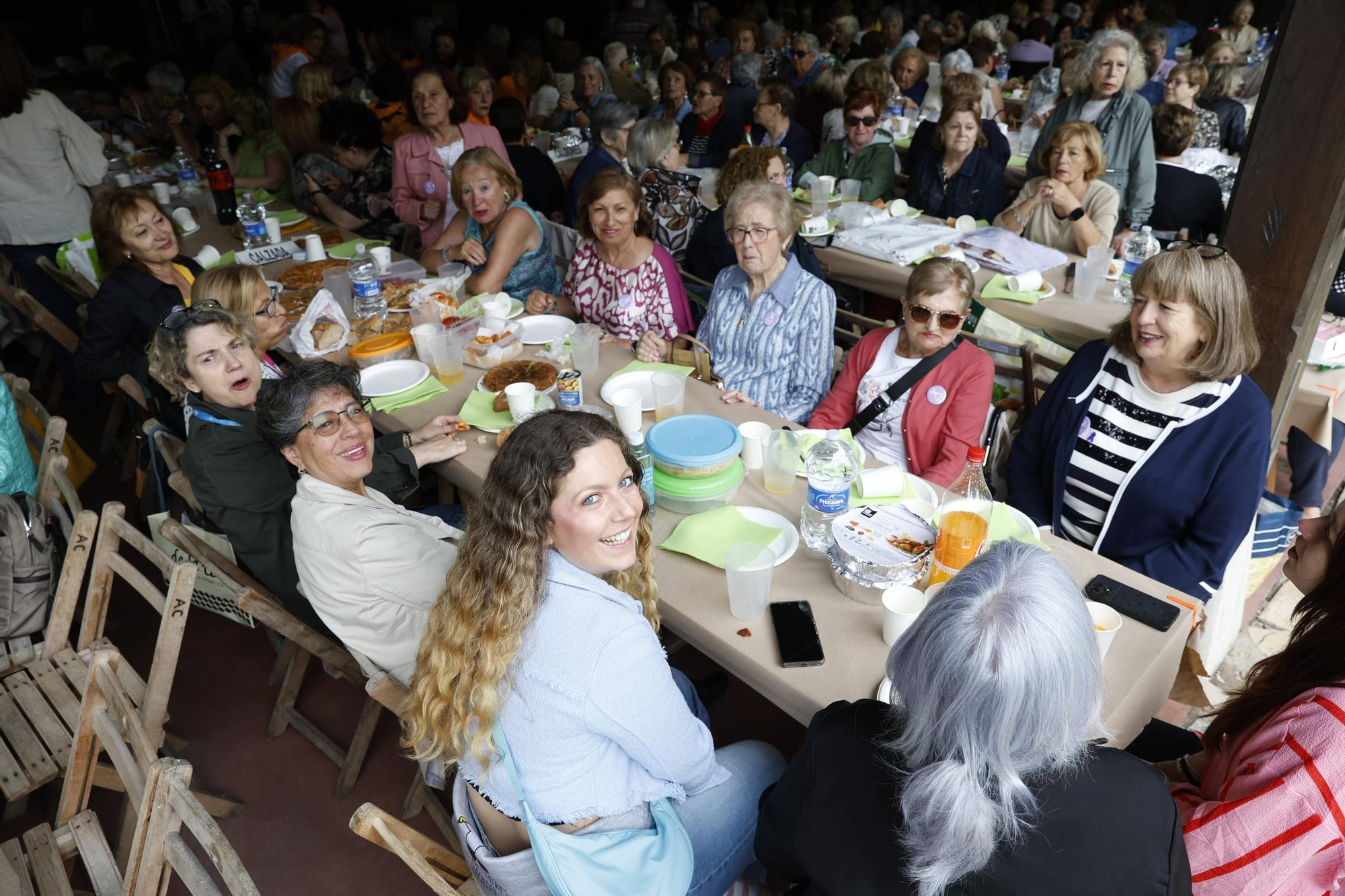 Así fue la fiesta "Femenino y Plural" en Gijón con 600 mujeres en el Muséu del Pueblu d'Asturies (en imágenes)