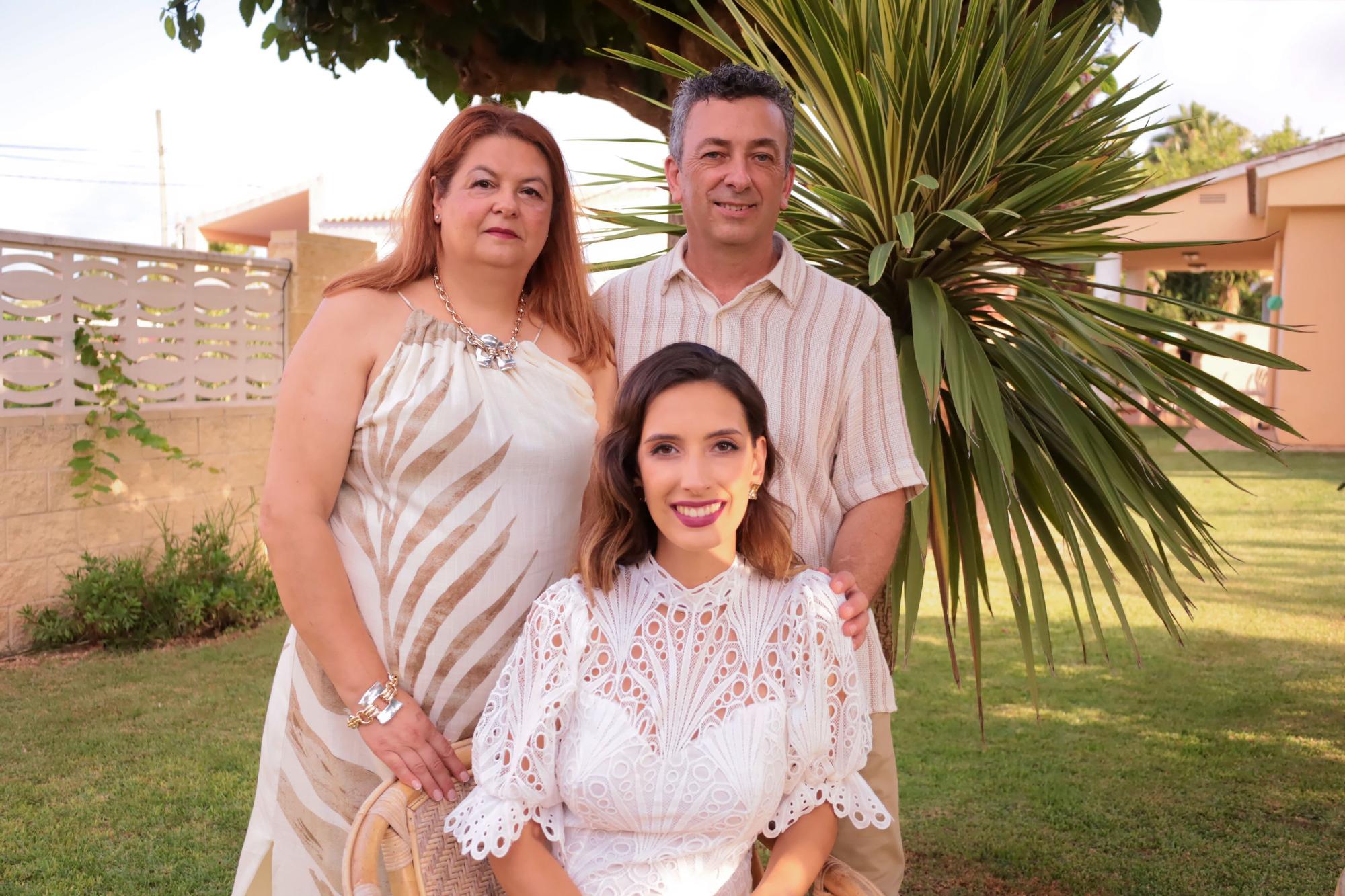 Selene Tarín, junto a sus padres tras conocer su nombramiento.