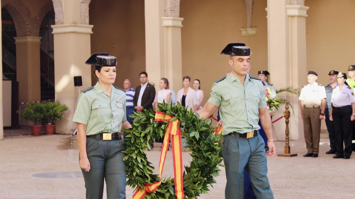 FOTOGALERÍA | Badajoz homenajea a los guardias civiles víctimas del terrorismo: "Me volaron la mano derecha con un lanzagranadas"