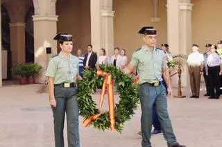 FOTOGALERÍA | Badajoz homenajea a los guardias civiles víctimas del terrorismo: "Me volaron la mano con un lanzagranadas"