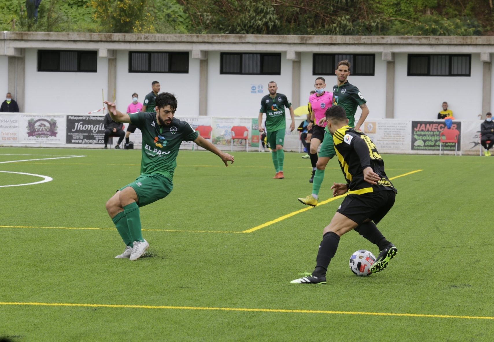 Partido de fútbol entre el Tacoronte y el Atlético Paso