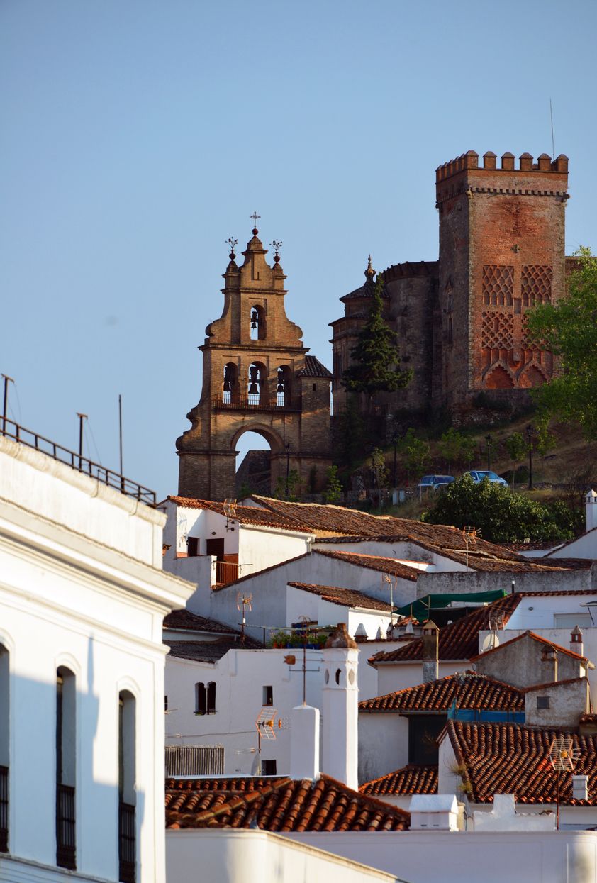 El pueblo de Aracena es un laberinto de sinuosas callecitas encaladas