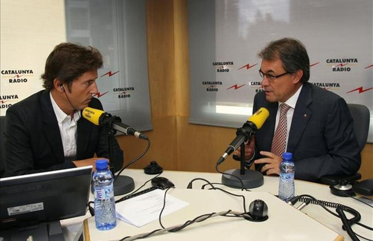 Manel Fuentes, en una entrevista amb Artur Mas a Catalunya Ràdio.