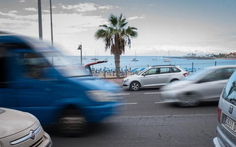 Tráfico en el muelle de Los Cristianos