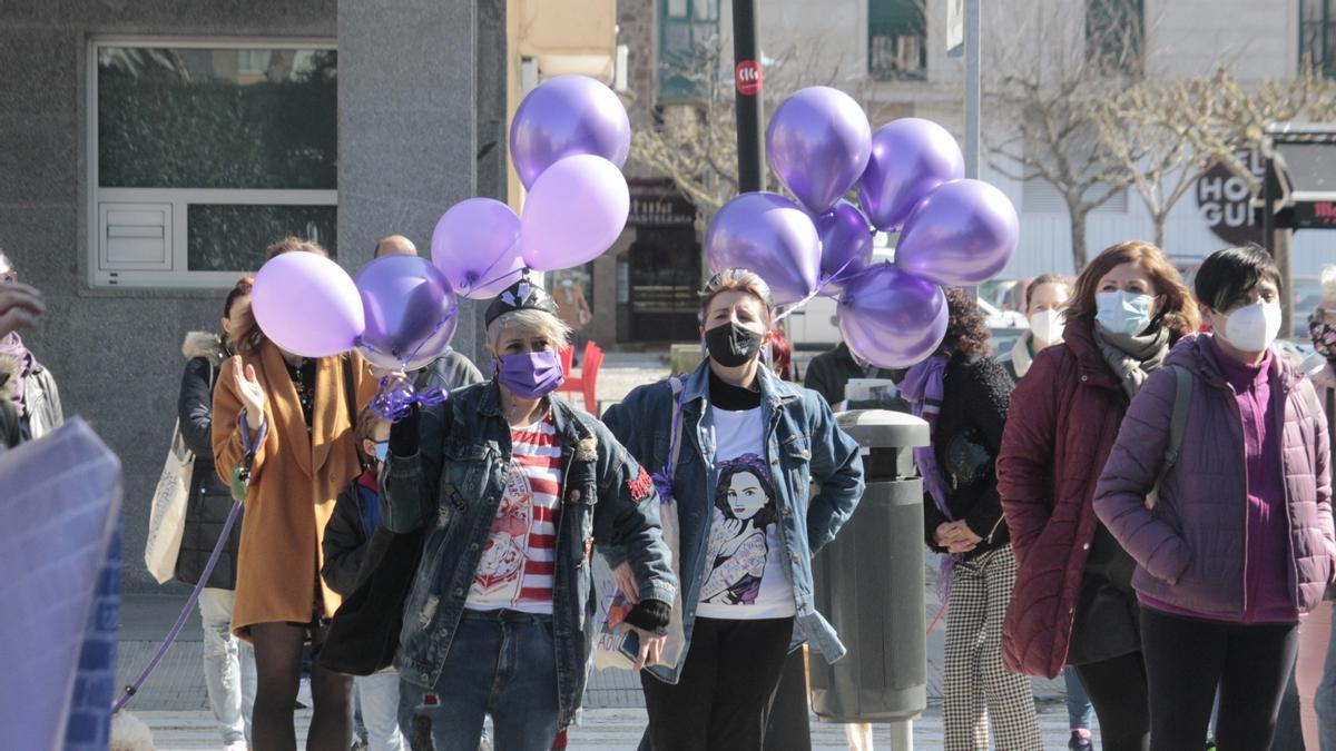Día de la Mujer: el violeta toma la calle con medidas anticovid