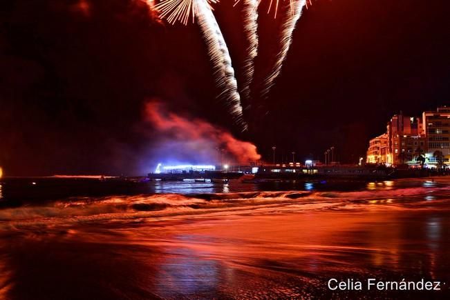 Espectáculo de fuegos artificiales tras el entierro de la sardina