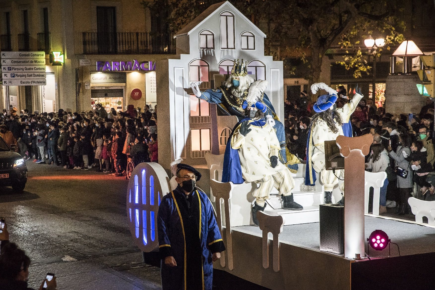 Busca't a les fotos de la Cavalcada de Manresa 2022