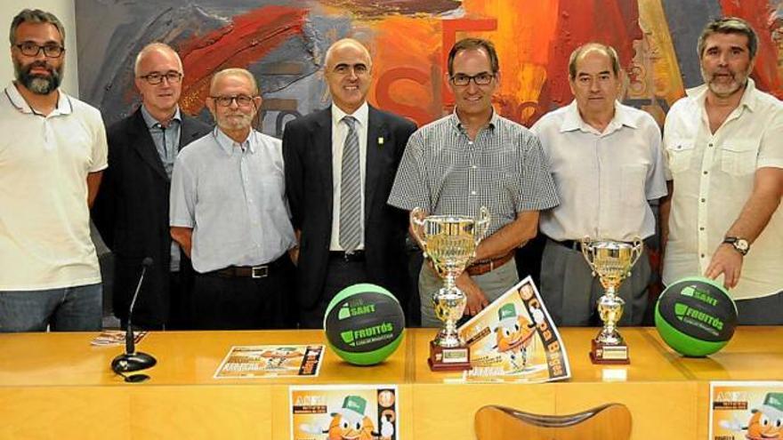 Les autoritats en la presentació de la Copa Bages, anit