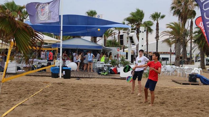 El VII Torneo de pádel playa disputa sus finales