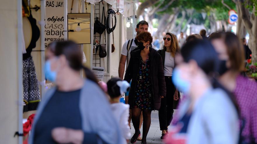 Compras de última hora y paseos con el perro por la avenida Mesa y López