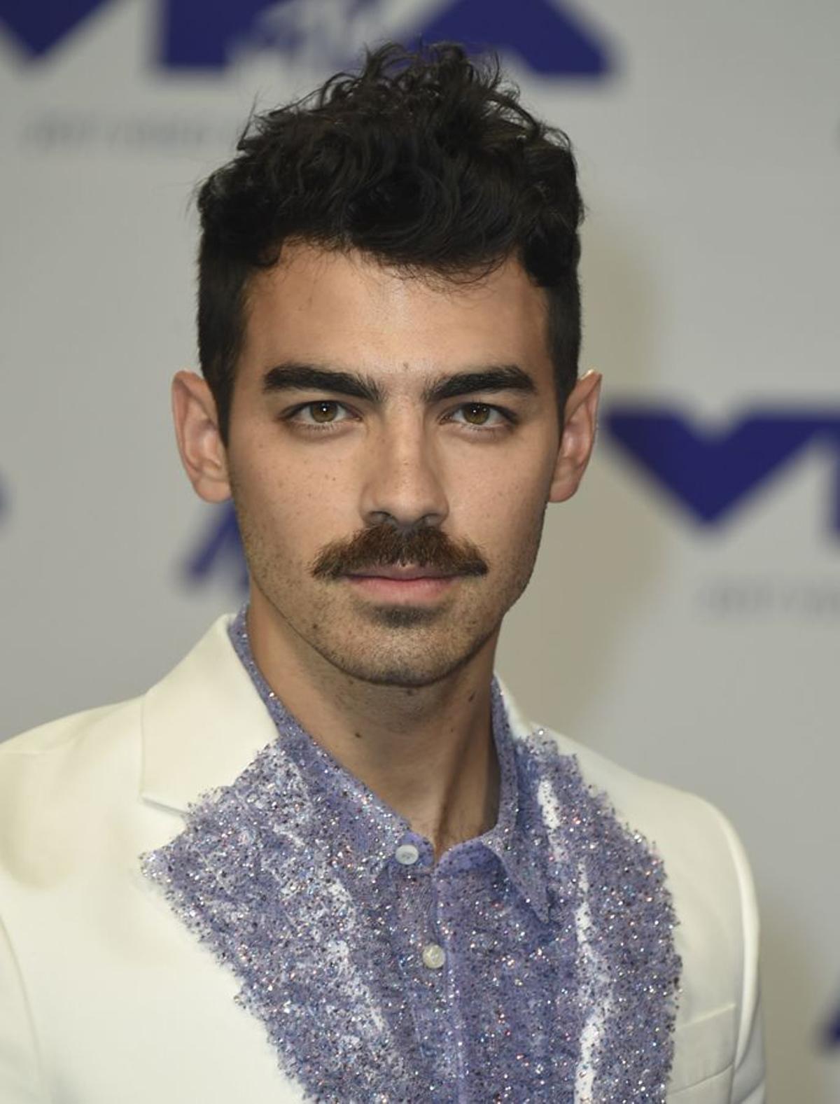 Joe Jonas en los MTV Video Music Awards 2017