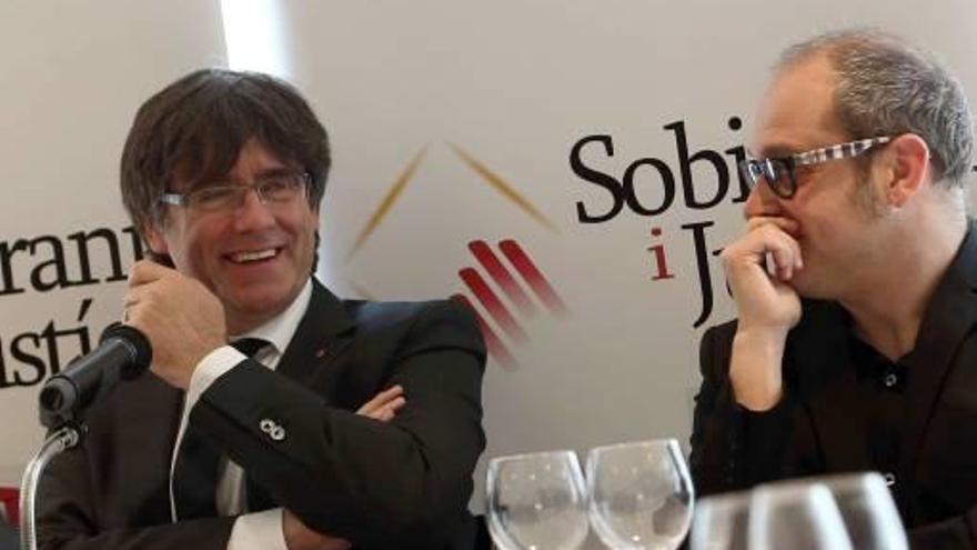 Puigdemont farà «un últim intent»  per acordar un referèndum amb Rajoy