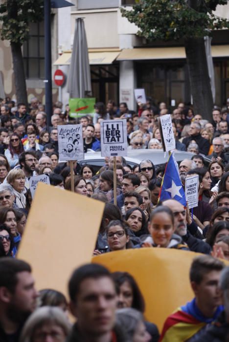 Concentració a Girona per l'alliberament dels exconsellers empresonats