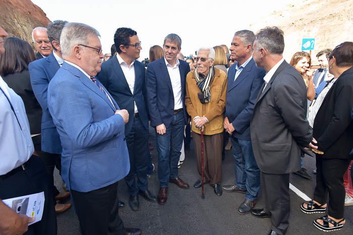 Apertura del primer tramo de la carretera de La ...